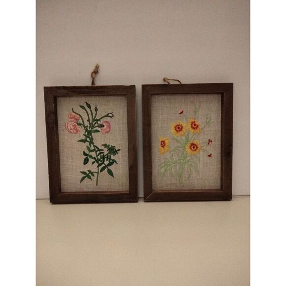 Embroidered framed floral wall art set 2 - Picture 1 of 5